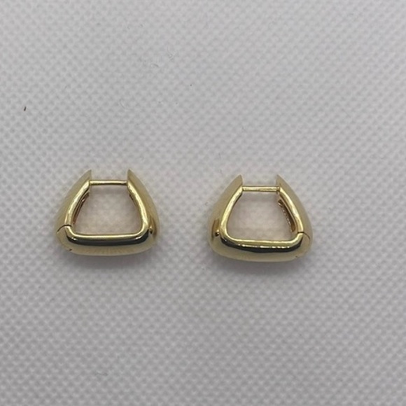 Mejuri Patra Huggies Hoops - Picture 4 of 5